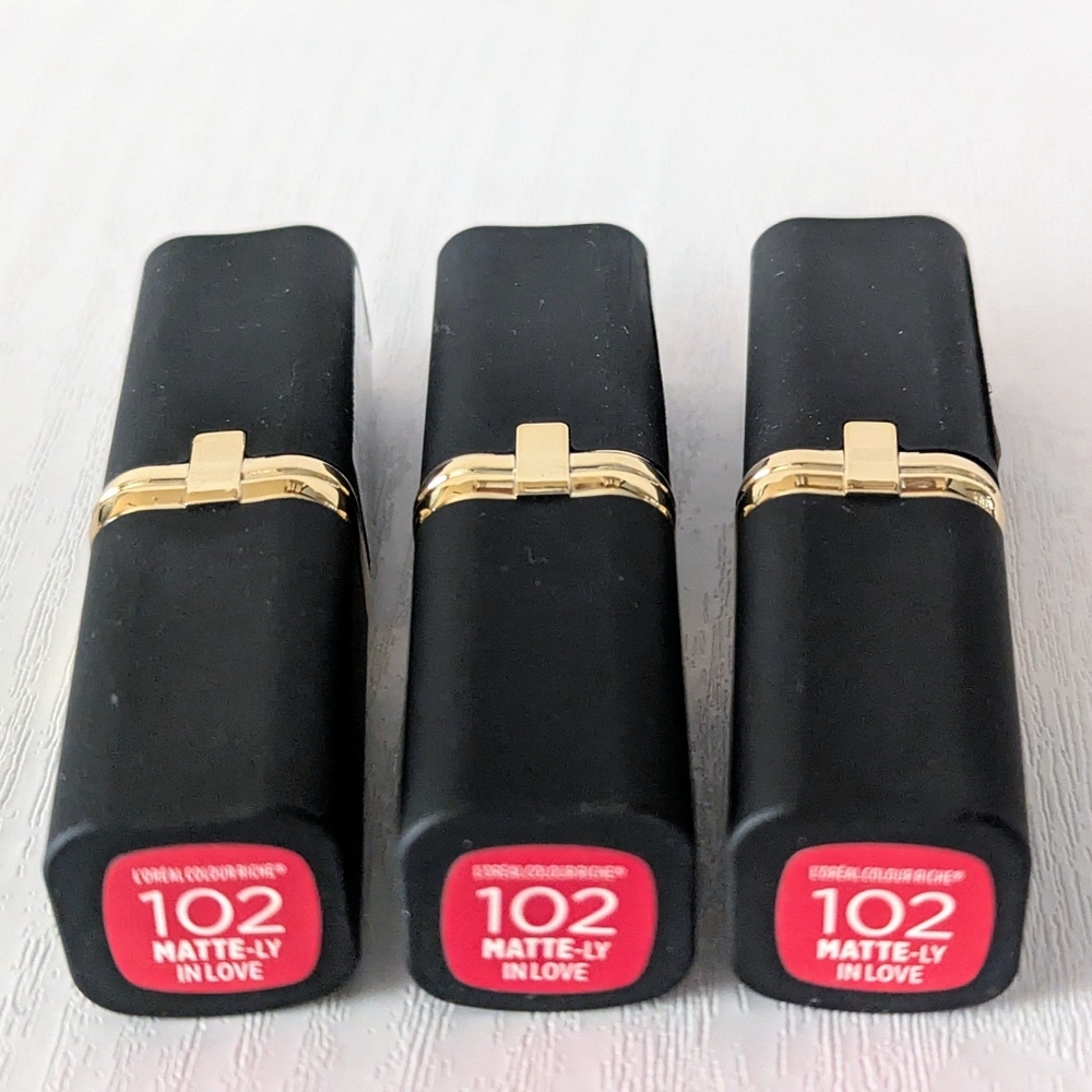 3X L'Oreal Colour Riche Matte Lipstick Pigmented #102 MATTE-LY INLOVE 0.13 oz - Picture 2 of 5